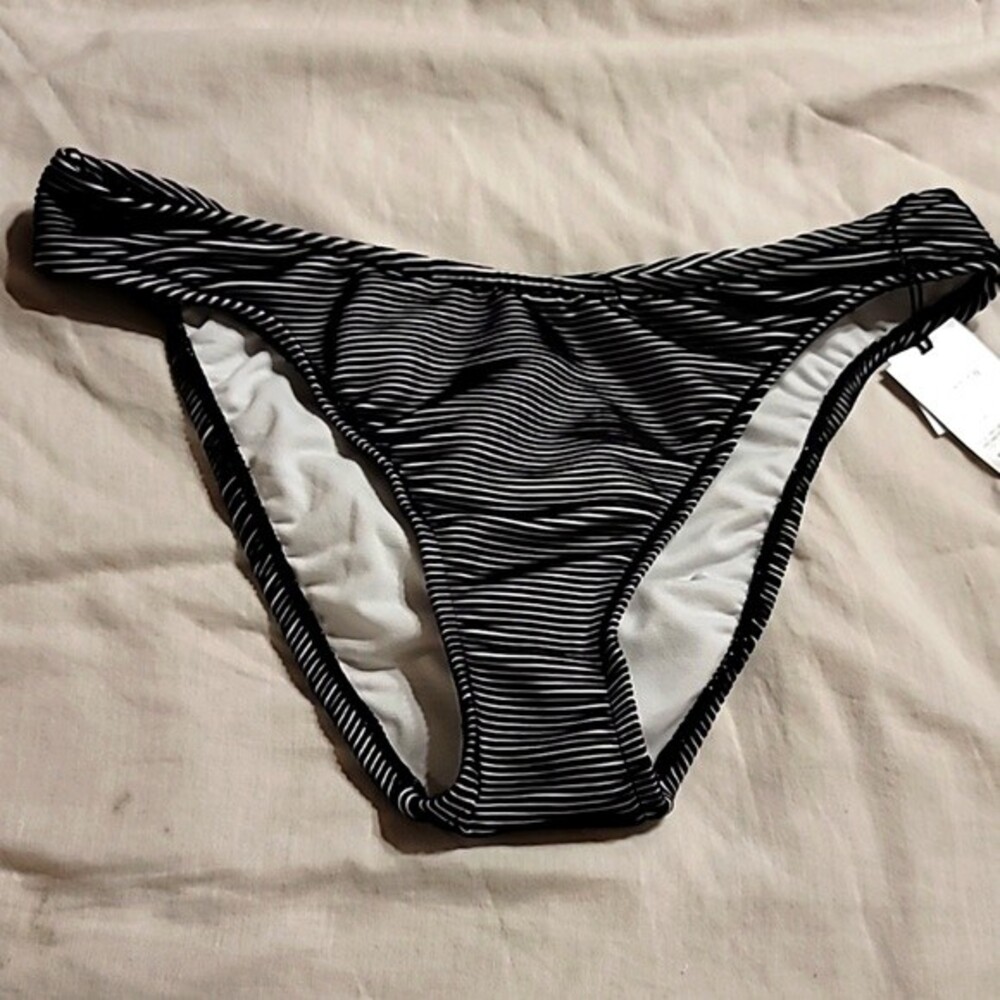 NWT Cheeky Cut black and white Swim bathing suit Bottom